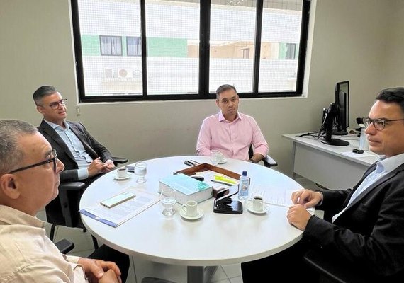 Realização de concurso público pela Semurb foi discutida durante reunião no MPAL