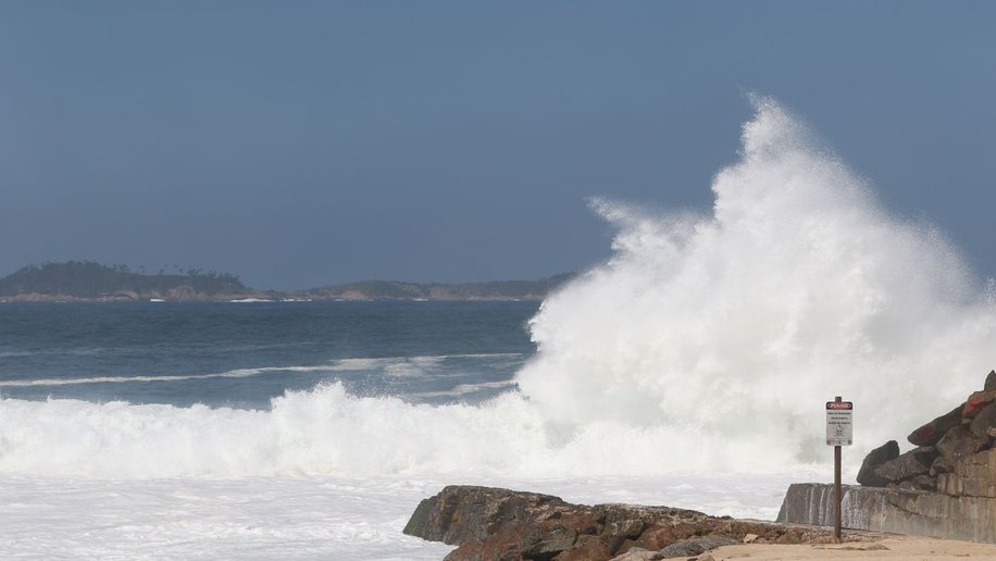 Rio pode ter ondas com até 2,5 metros até meia-noite deste sábado