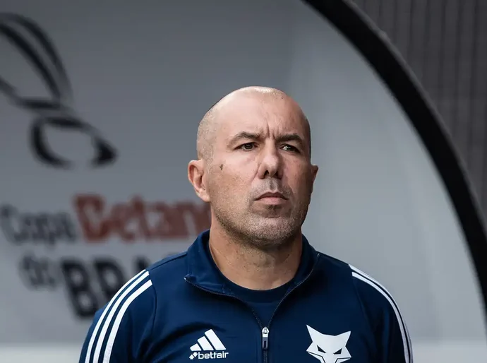 Cruzeiro anuncia saída de Leonardo Jardim após revés na Copa do Brasil