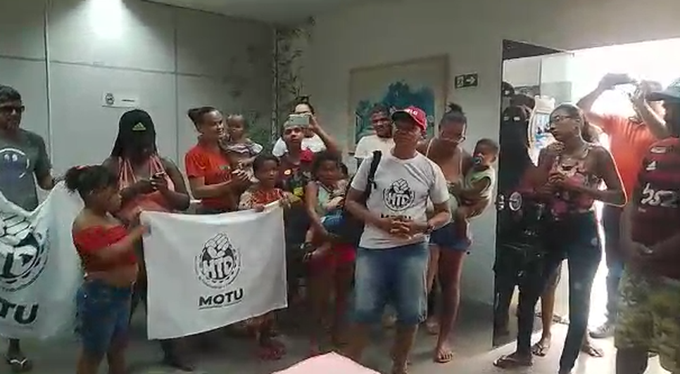 Manifestantes ocupam sede da Prefeitura de Nossa Senhora do Socorro