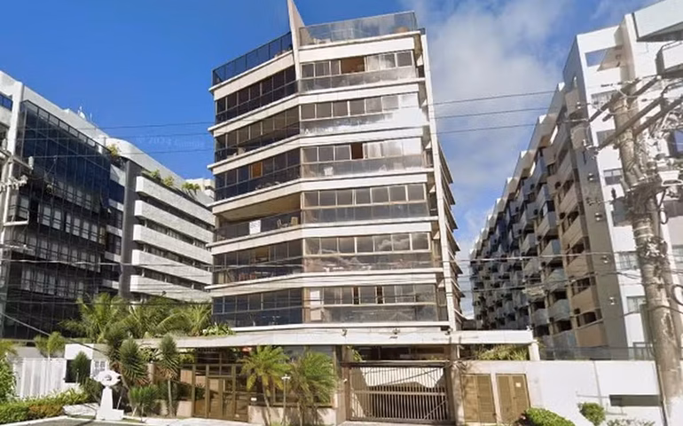 Collor deixa Baldomero Cavalcanti para cumprir prisão domiciliar na orla de Maceió