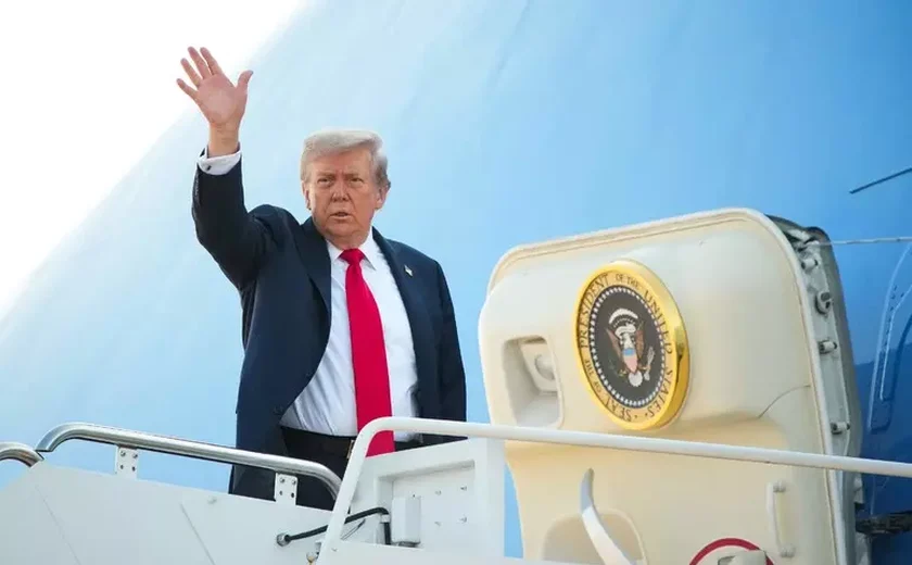 Trump reitera ameaças à Rússia antes de encontro com Putin