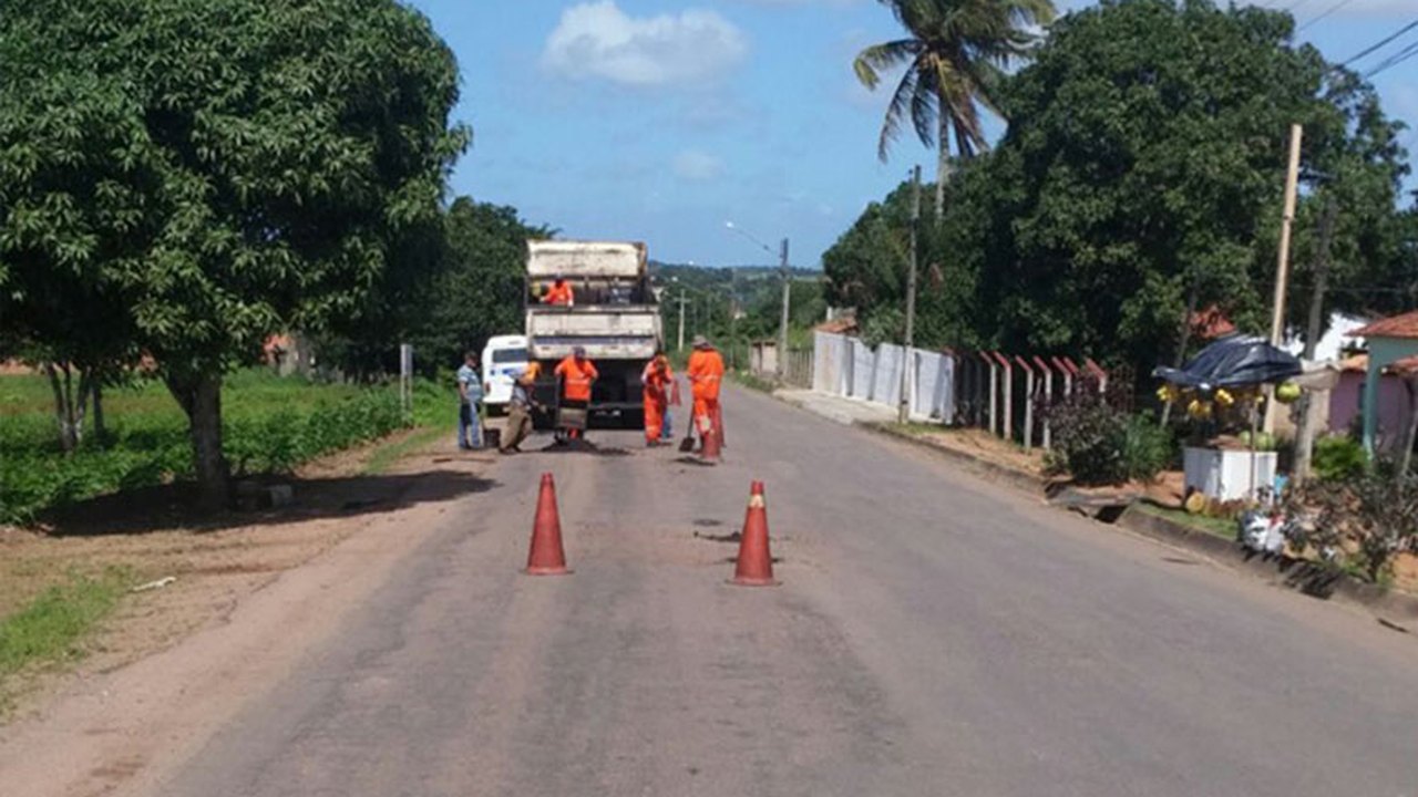Prefeitura de Feira Grande e DER realizam operação tapa-buraco na AL-485