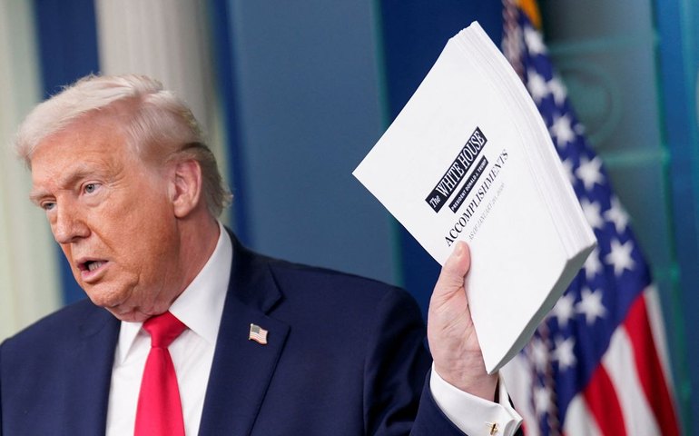 Trump avalia ataques limitados contra o Irã, segundo relatório