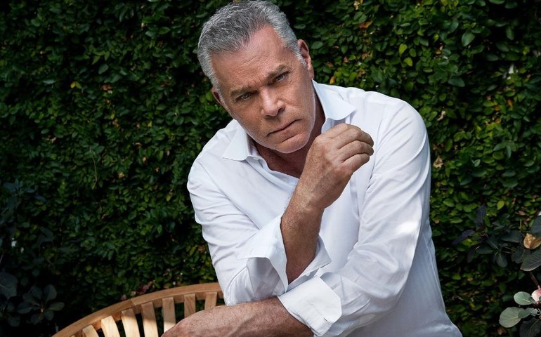 Causa da morte do ator Ray Liotta é revelada