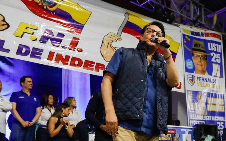 Governo do Equador restabelece direito à reunião