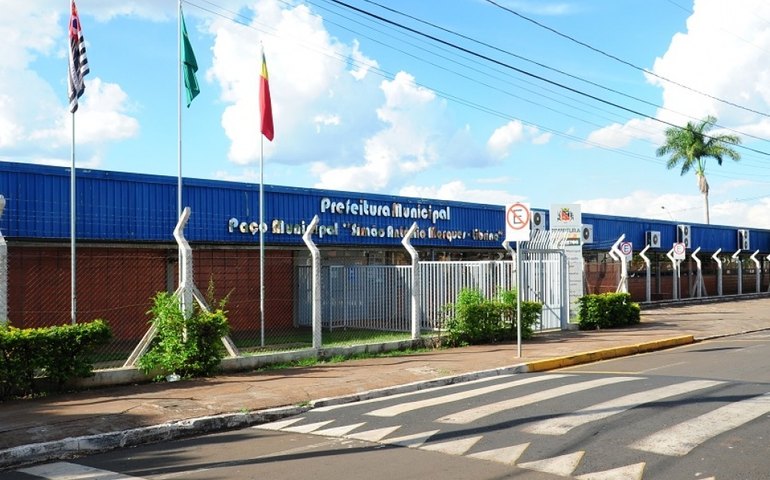 Prefeitura de Barretos afasta vice-diretor de escola investigado por estupro de vulnerável