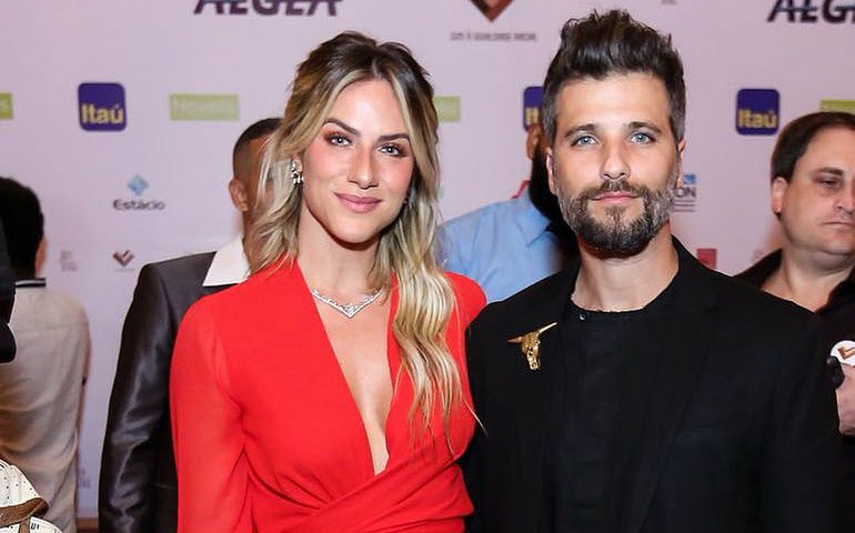 Giovanna Ewbank e Bruno Gagliasso comemoram 5 meses de Zyan