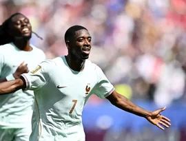 França aplica 4 a 1 na Noruega e termina em 1º no Grupo I da Copa