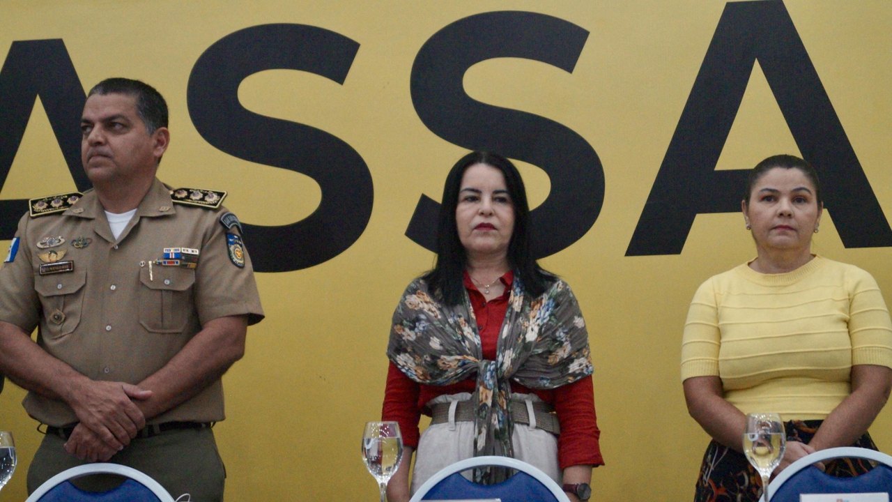 Perita-geral da Polícia Científica é homenageada pela Chefia de Ensino da SSP