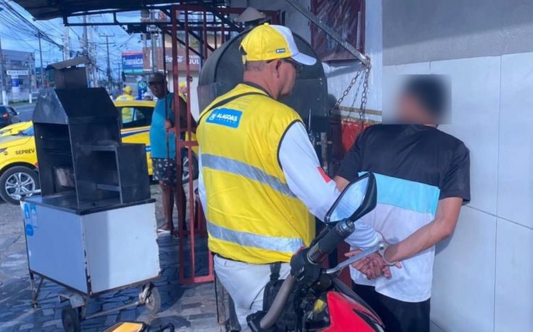 Homem é preso por desacato após dar calote em bar no Benedito Bentes