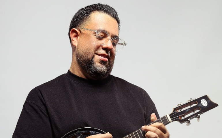 Pezinho lança projeto autoral e celebra legado como um dos maiores nomes do samba e pagode