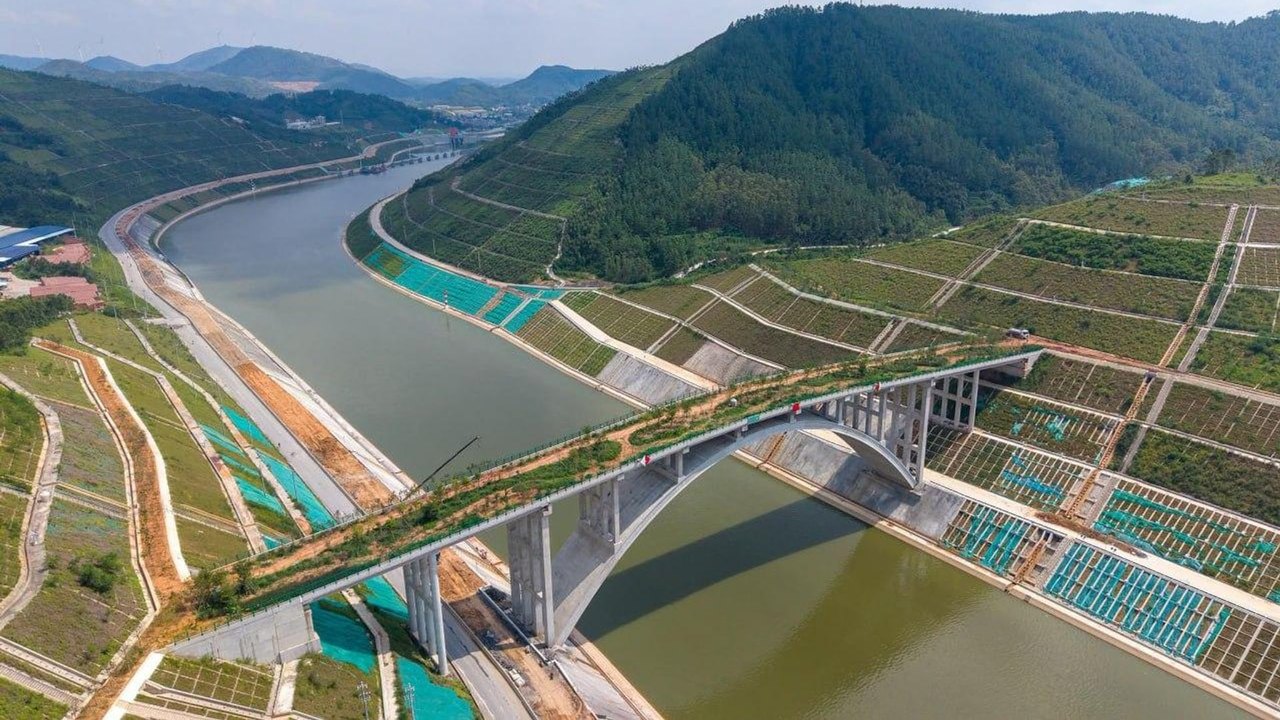 Nova ponte verde chinesa de 240 metros viraliza nas redes