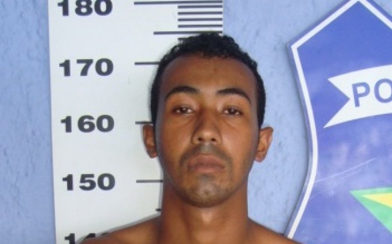 Homem é preso após assaltar farmácia em Maceió