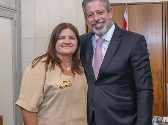 Com R$ 4,7 milhões destinados por Arthur Lira, obras ganham ritmo acelerado em Delmiro e fortalecem parceria com Ziane Costa