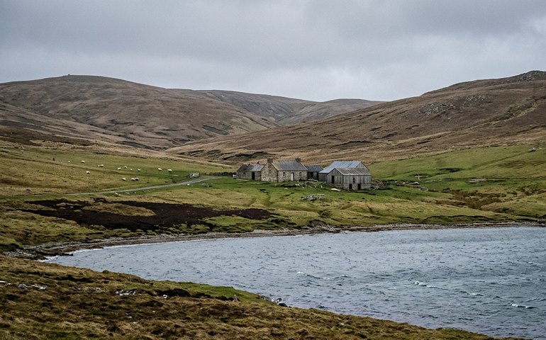 Espanha minimiza possível suspensão da Otan pelos EUA; Reino Unido reage sobre Malvinas