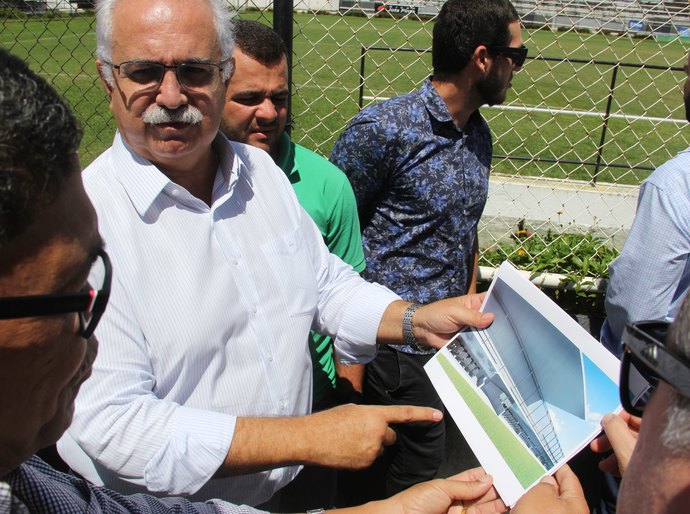 Teófilo visita Fumeirão e mostra projeto de ampliação à diretoria do ASA