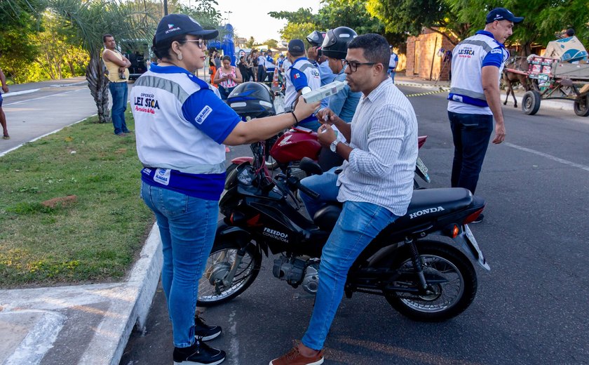 Detran realiza blitz educativa da Lei Seca para conscientizar condutores em Arapiraca