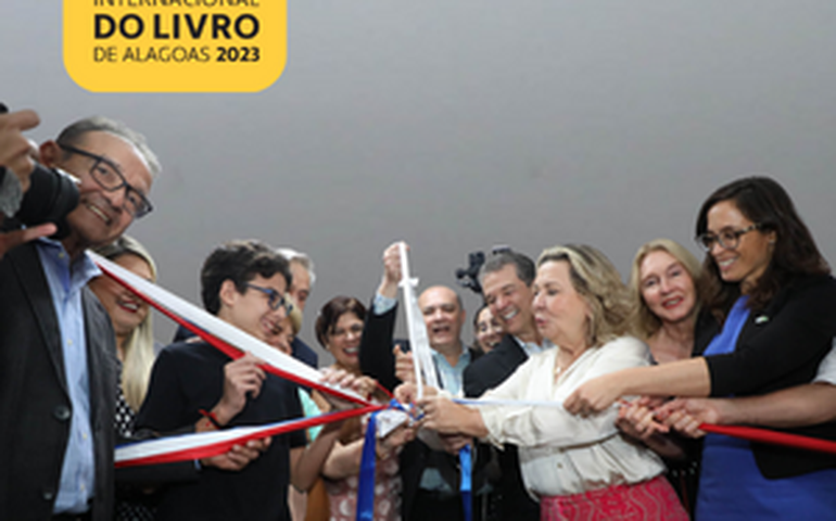 “Alagoas volta hoje a respirar cultura”, comemora Tonholo na abertura da Bienal