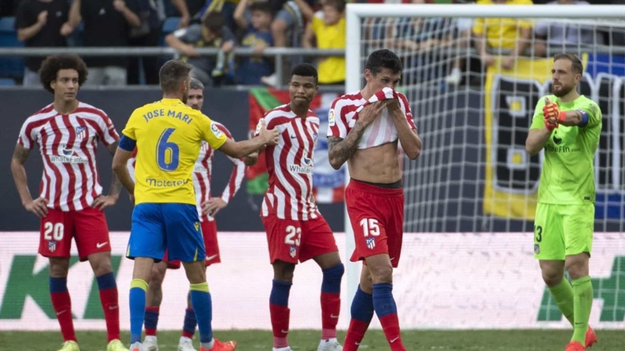 Após revés na Liga dos Campeões, Atlético de Madrid cai para o Cádiz no Espanhol