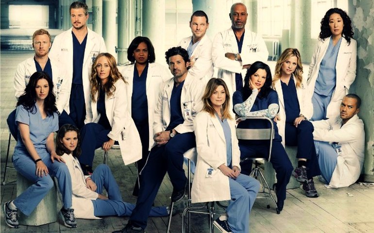 Fãs fazem ‘vaquinha’ e homenageiam atrizes que estão saindo de ‘Grey’s Anatomy’