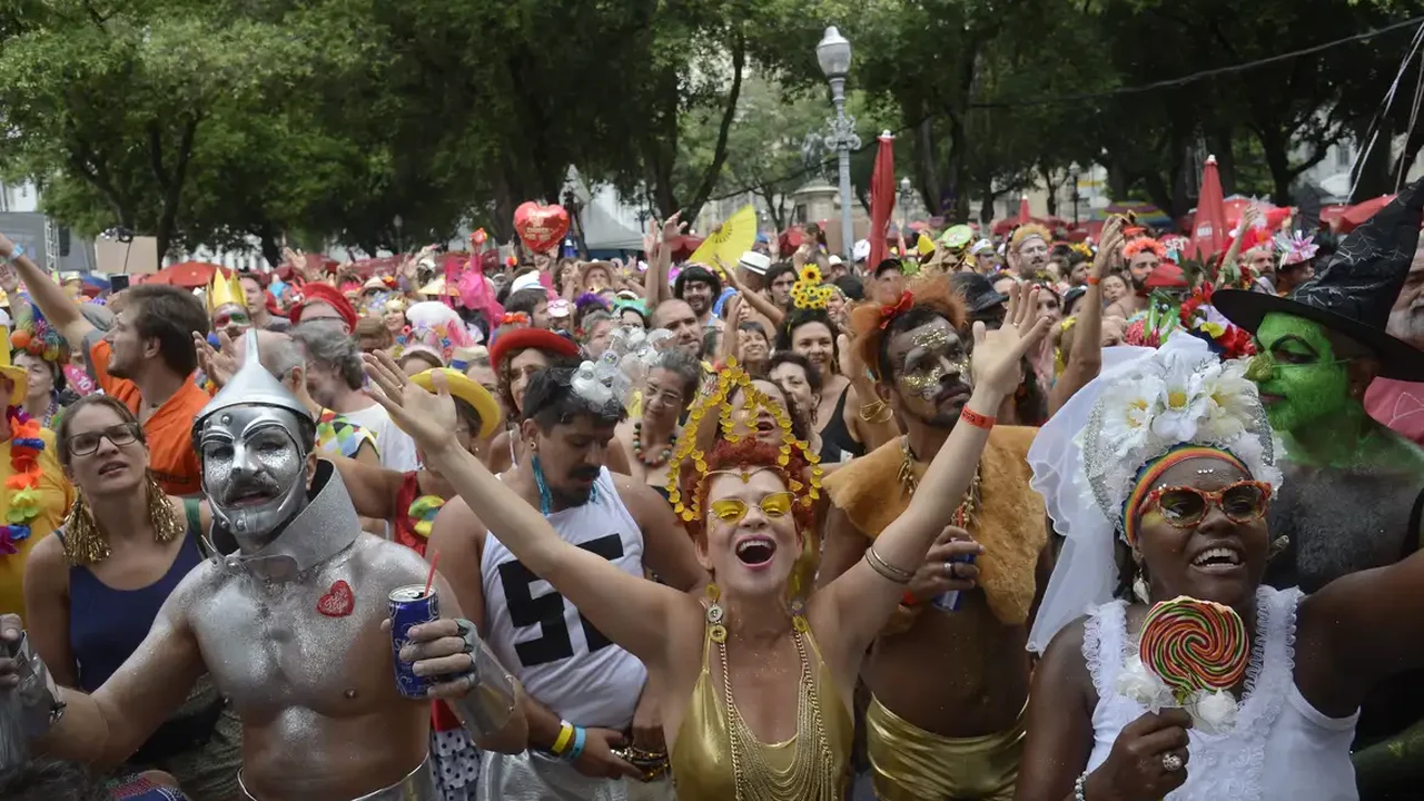 Não curte Carnaval? Confira guia do esporte na TV, com Super Bowl, Flamengo e decisões na Europa