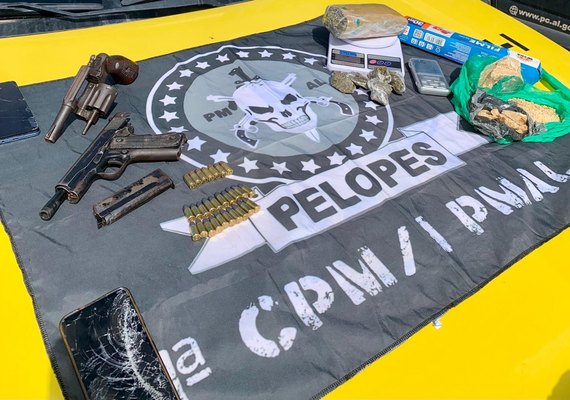 PM apreende armas e drogas com integrantes de facção criminosa em São Miguel dos Campos