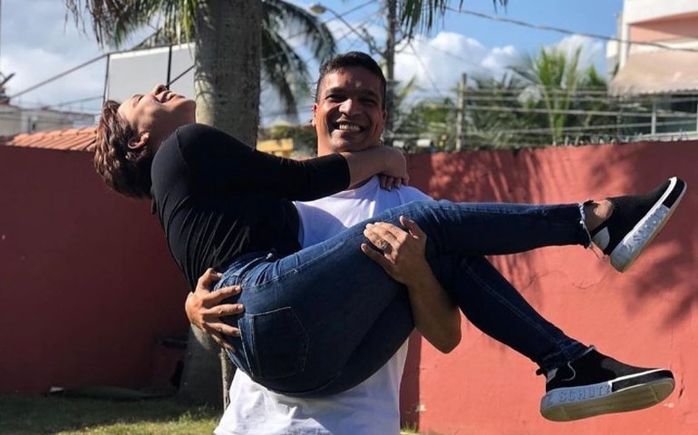 Cabo Daciolo se declara e homenageia a mulher, Cristiane Daciolo, morta aos 52 anos: 'Eterna namorada'