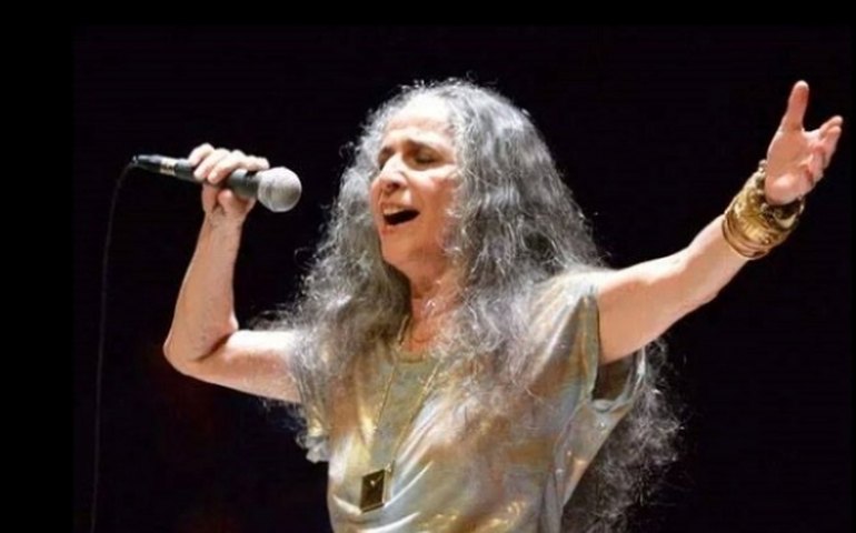 &#8216;Fevereiros&#8217; é muito mais que um documentário sobre Maria Bethânia