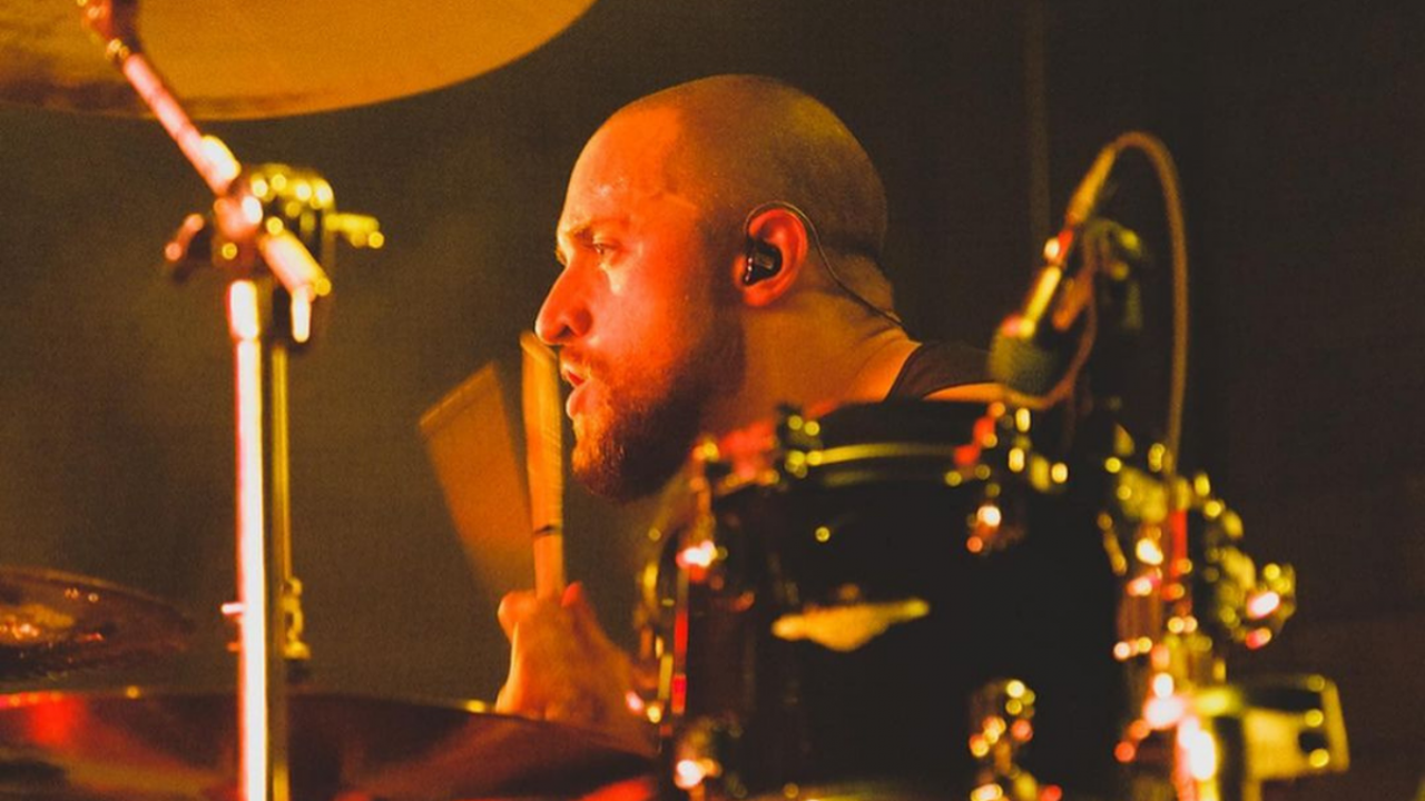 Baterista do Sepultura quebra a perna em show nos EUA