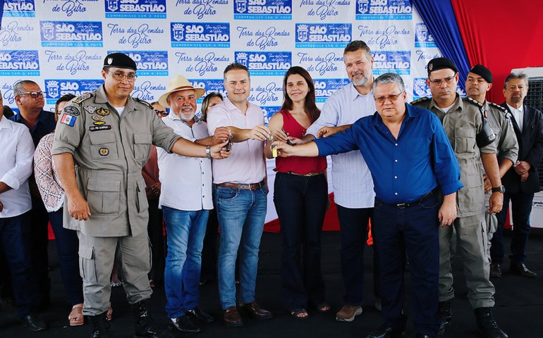 Governador entrega Cisp de São Sebastião e garante reforço na segurança do Agreste