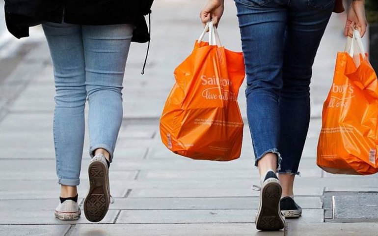 Vendas no varejo do Reino Unido crescem 0,8% em outubro ante setembro