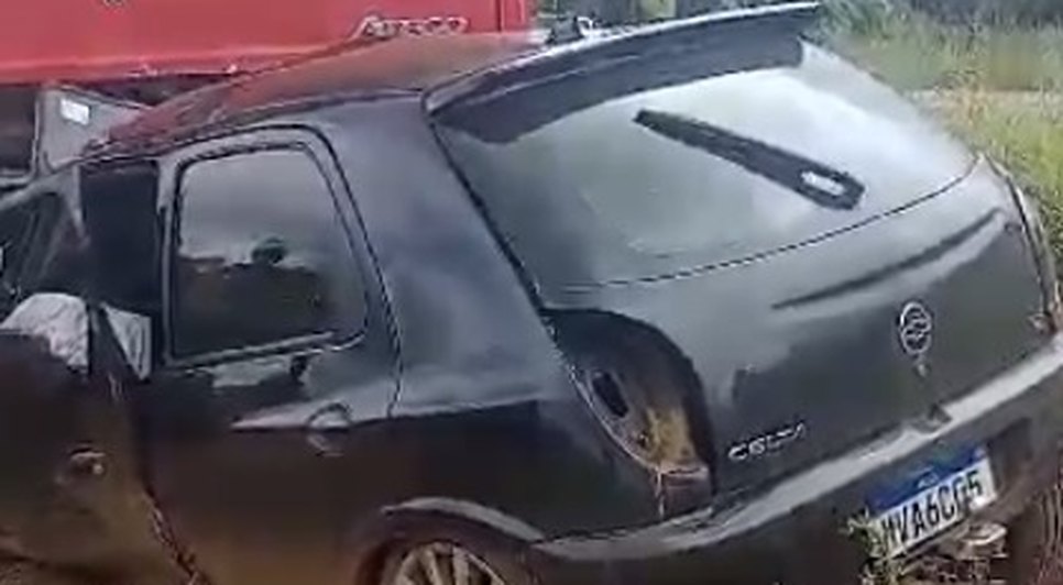 Colisão entre carro de passeio e caminhão deixa vítimas na Rota do Sertão / Foto: Foto: Redes Sociais/ Reprodução