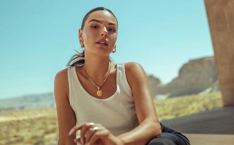 Isis Valverde anuncia plano de pausa em novelas: 'Vou deixar vocês aproveitarem a outra versão de Isis'