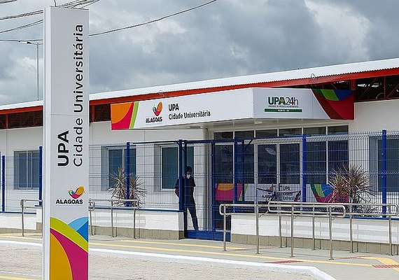 Homem é atingido por bala perdida enquanto esperava filha na porta de casa