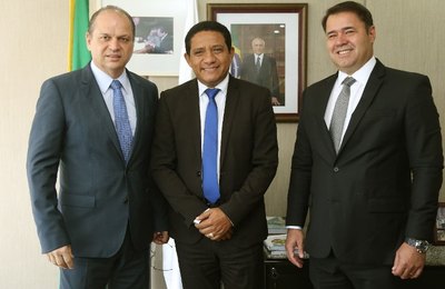 Prefeito Júlio Cezar e ministro da Saúde Ricardo Barros se reúnem em Brasília 