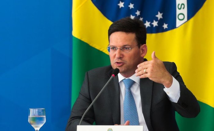 João Roma fala à imprensa sobre as estratégias  para o Auxílio Brasil