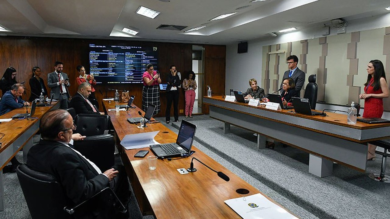 Comissão da MP que prorroga prazo da Nova Lei de Licitações define plano de trabalho