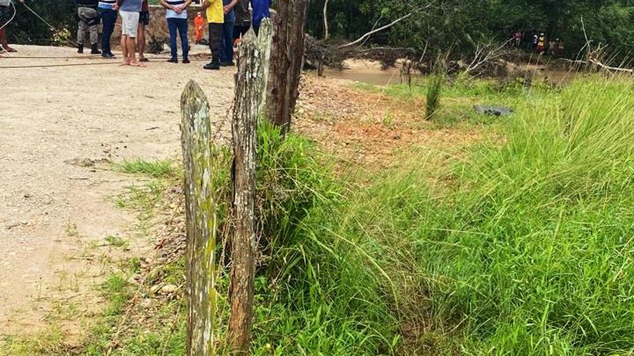 Local onde ocorreu acidente em ponte destruída pelas chuvas em Penedo estava sinalizado