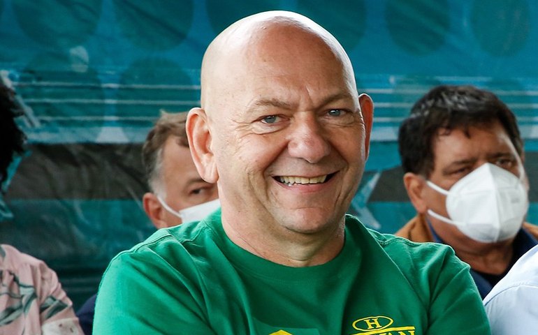 Desembargadores que relatam processos de Luciano Hang jantam com o empresário