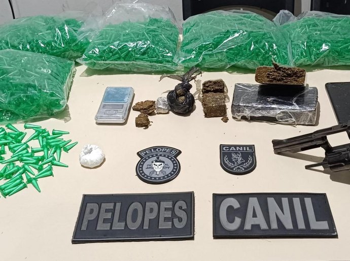 PM apreende 27 armas e 33 quilos de drogas durante a semana em Alagoas
