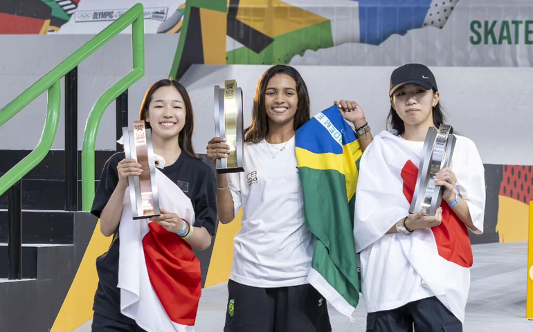 Rayssa Leal é campeã do skate street em Xangai, mas Brasil fica sem medalhas no park