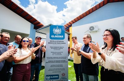 Paulo Dantas inaugura escola de educação básica no município de Pariconha