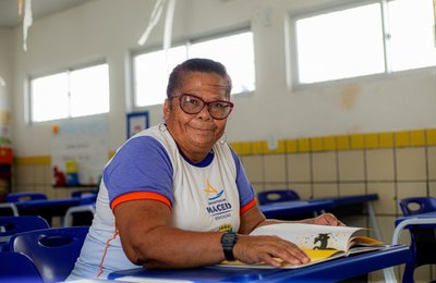 Semed divulga resultado de seleção para alfabetizadores e intérpretes de Libras