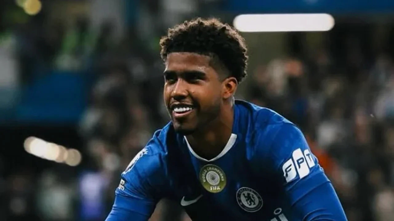 Manchester United acerta com volante brasileiro por R$ 344 milhões para substituir Casemiro
