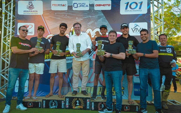 Luciano anuncia recurso federal para arena fixa do Viva Motocross no encerramento do evento em Arapiraca