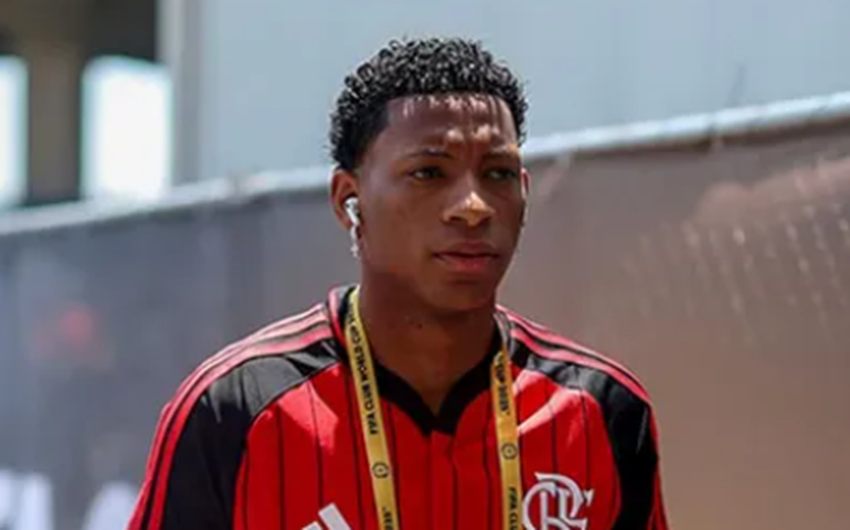 Conmebol acata recurso do Flamengo, anula expulsão e Plata encara Estudiantes em La Plata