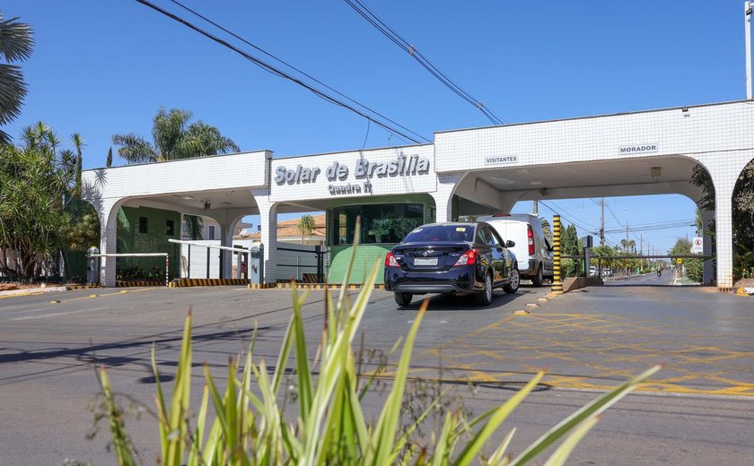 Moraes autoriza Bolsonaro a deixar prisão domiciliar para fazer exames