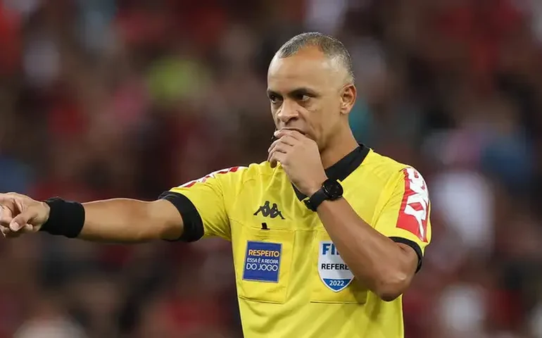 Brasil bate recorde de árbitros na Copa do Mundo com Wilton, Abatti, Claus e seis assistentes