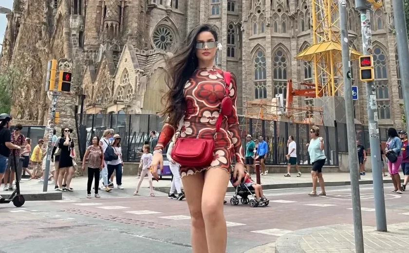 Juliette é barrada em igreja na Espanha por causa de vestido transparente